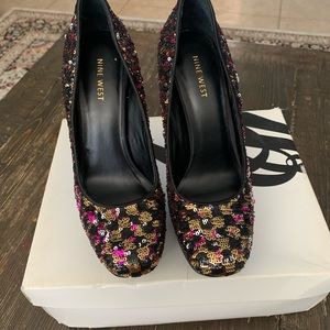 Nine west pump size in 7 1/2 but can fit size 8